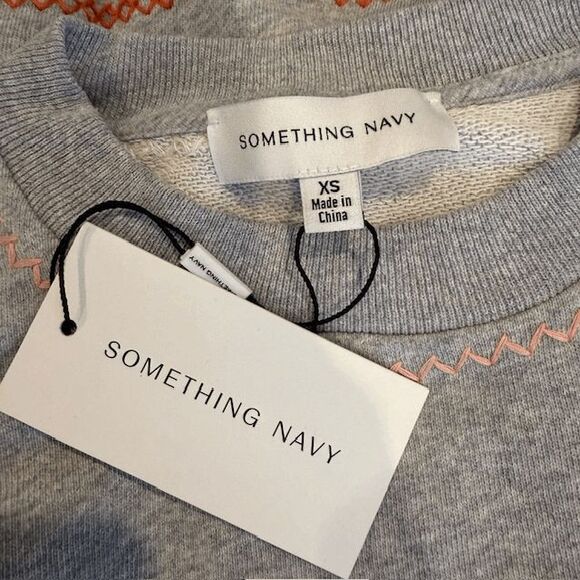 NEW! Something Navy Dollie Embroidered Sweatshirt Gray Boxy Oversized XS - Picture 8 of 13